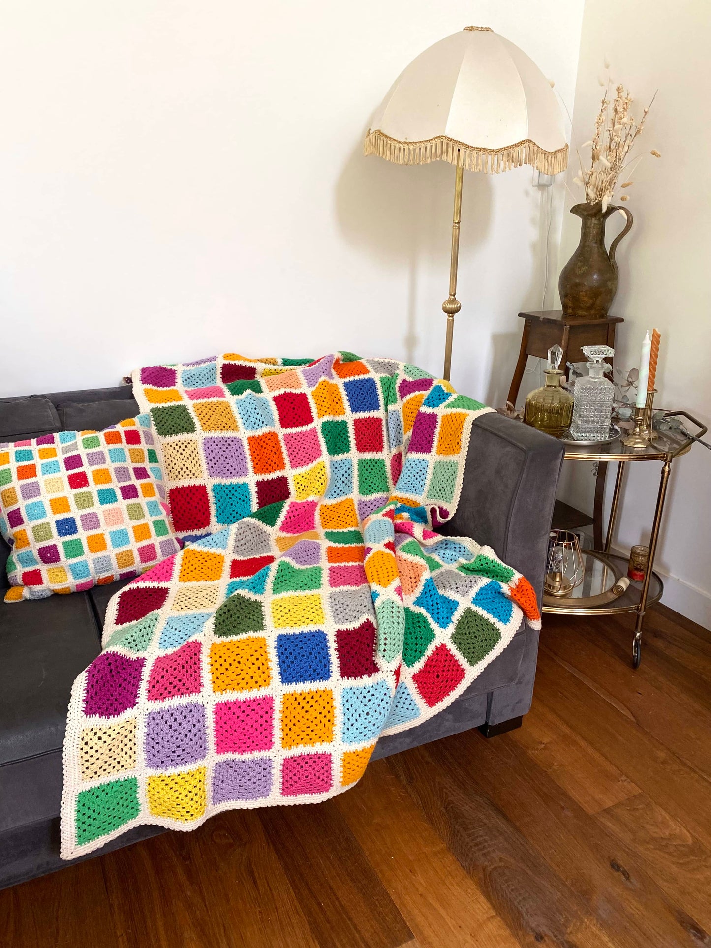 Coussin carré en crochet vintage granny square