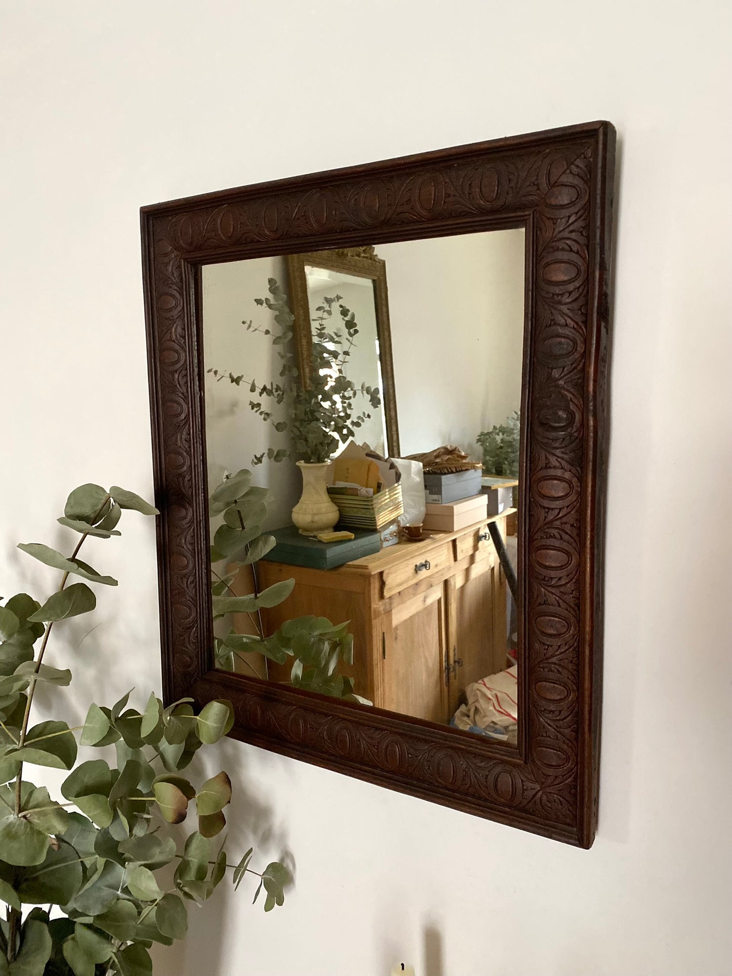 Miroir rectangle ancien en bois gravé