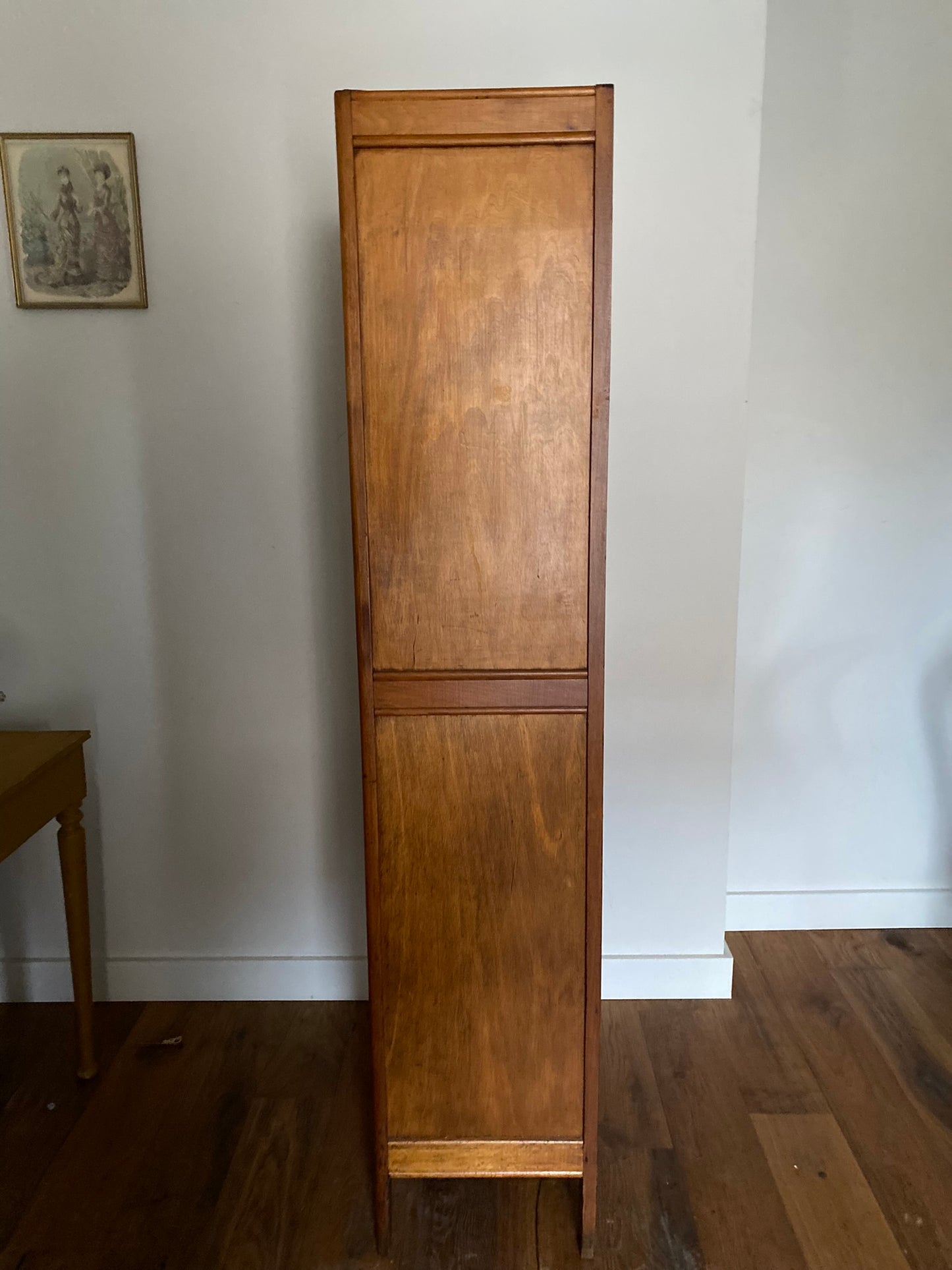 Armoire vitrine parisienne Art Deco en bois ancien