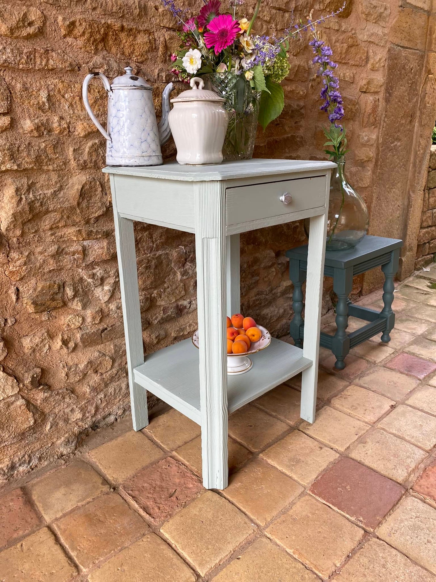 Table d'appoint en bois ancien rénové