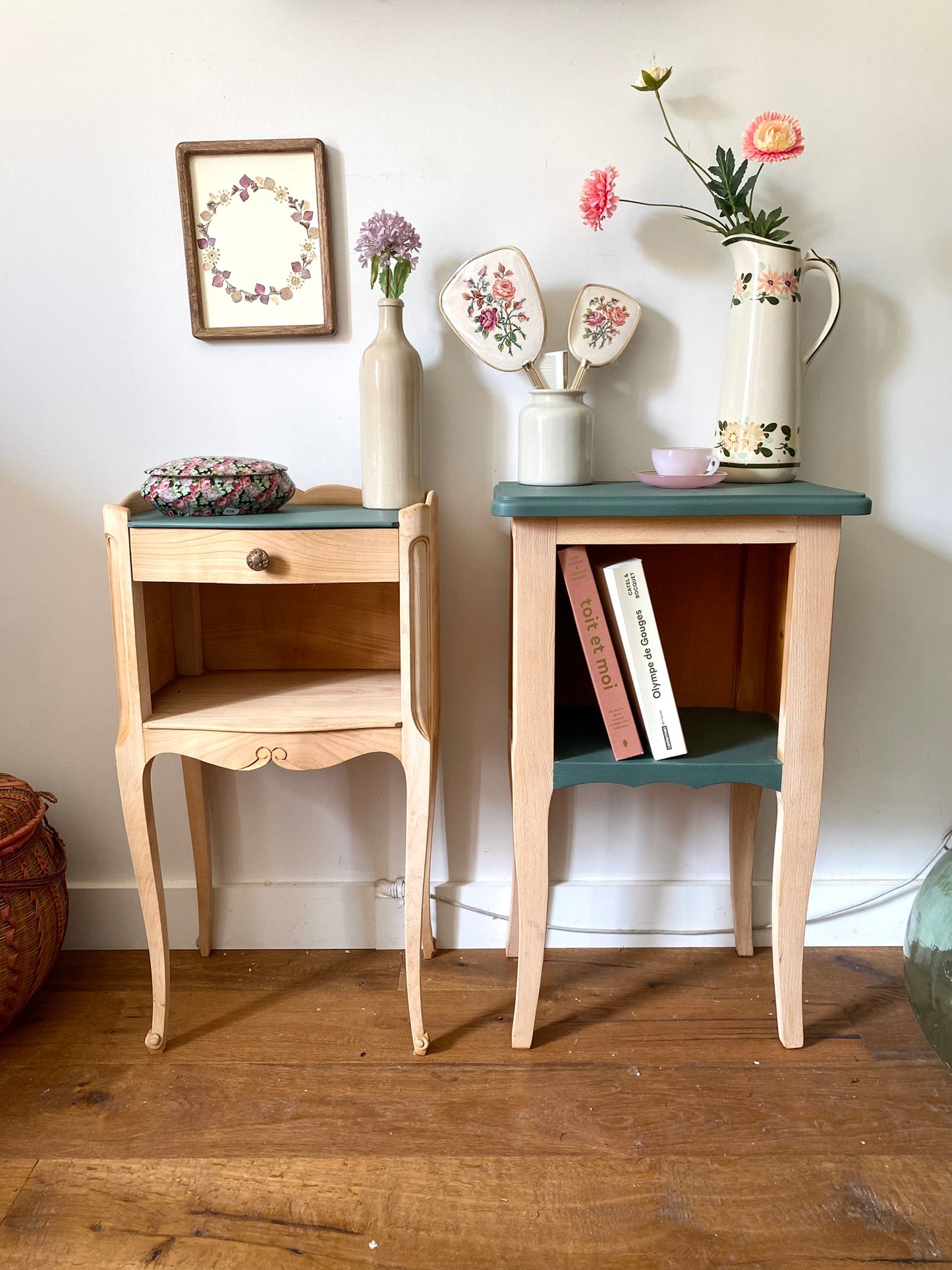 Table de chevet en bois ancien rénové