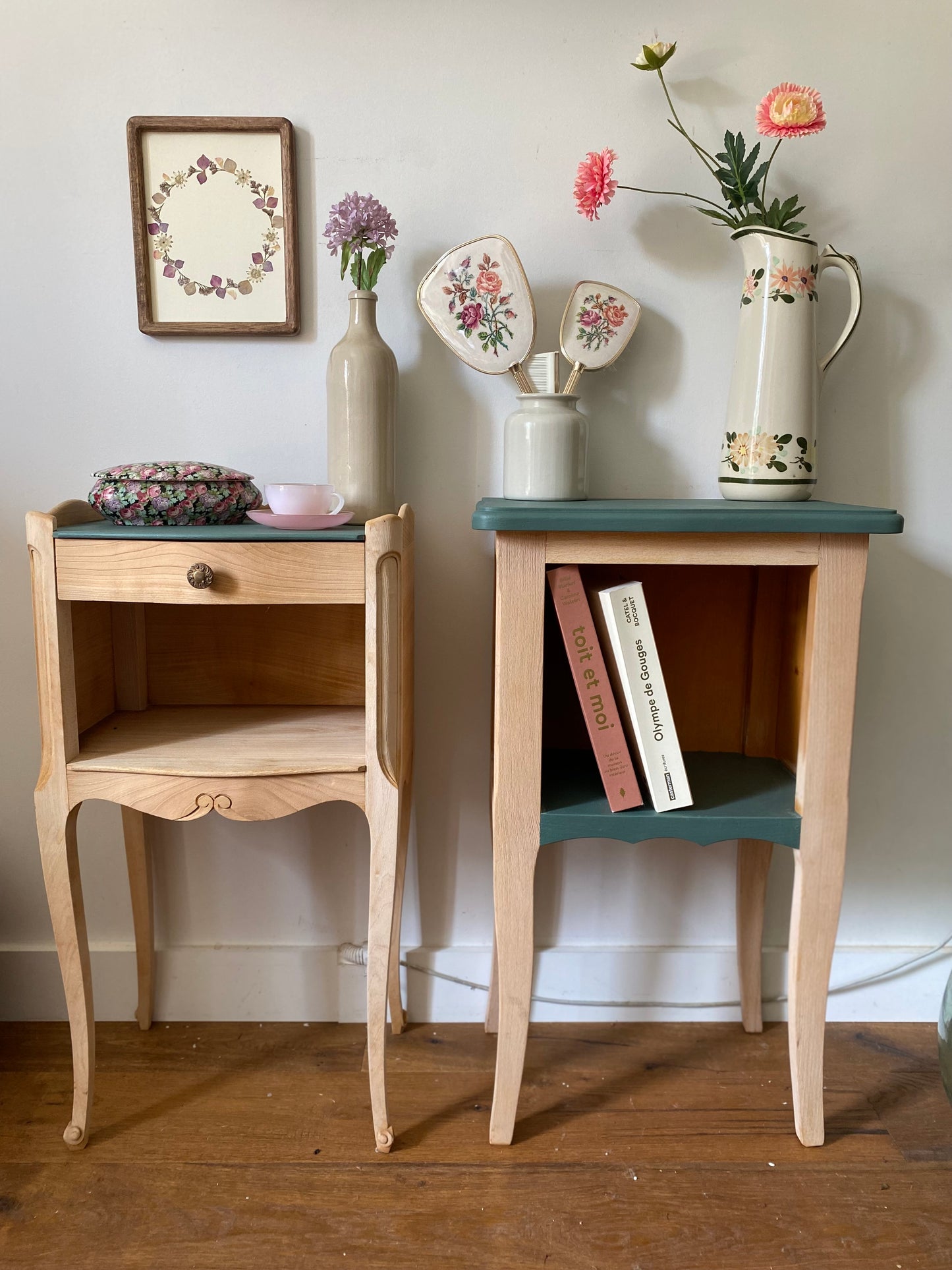 Table de chevet en bois ancien rénové