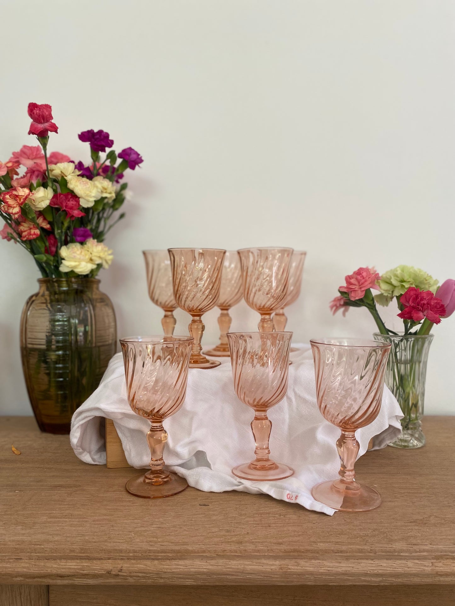 8 verres à pied en rosaline ancienne