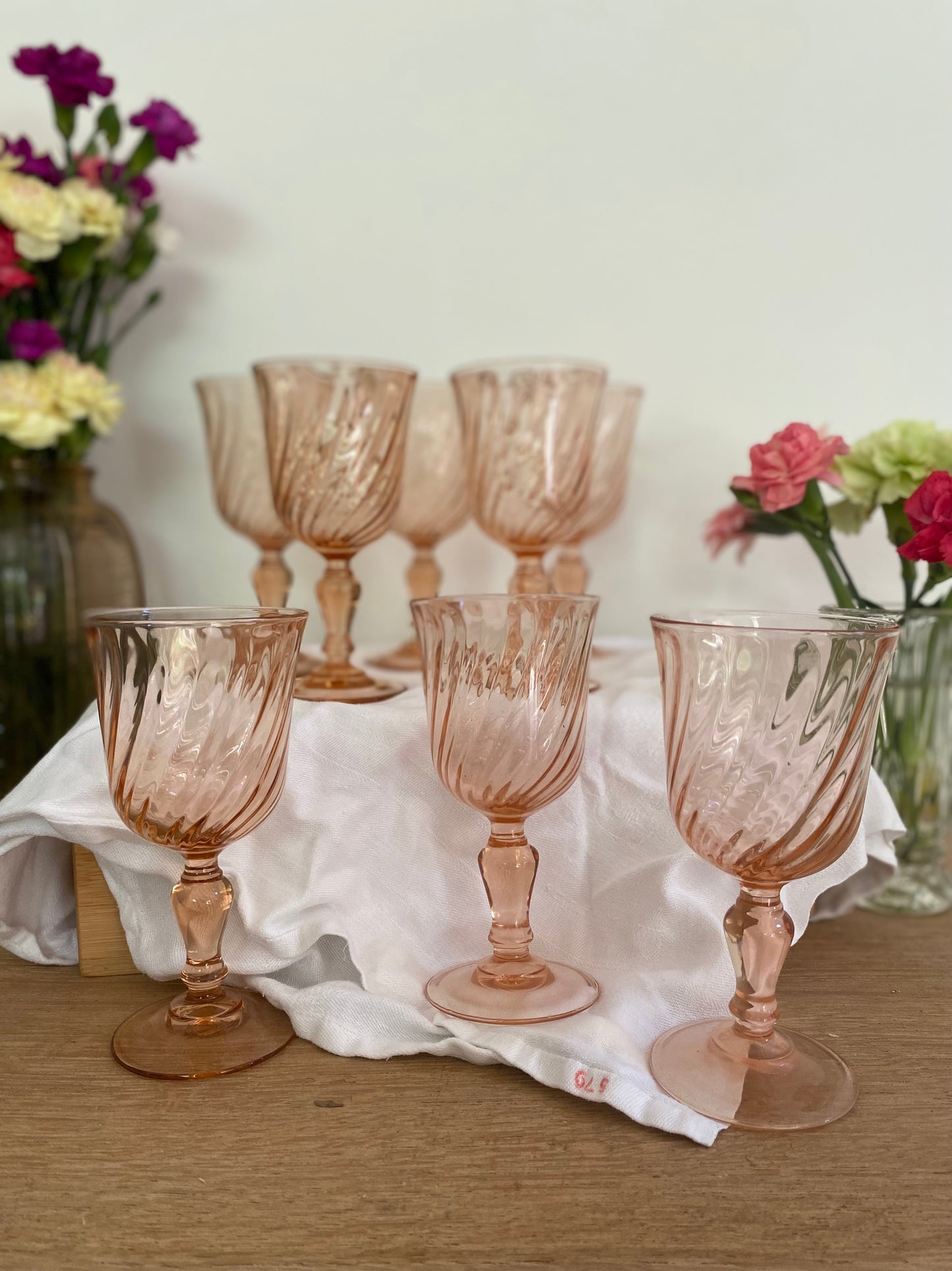 8 verres à pied en rosaline ancienne