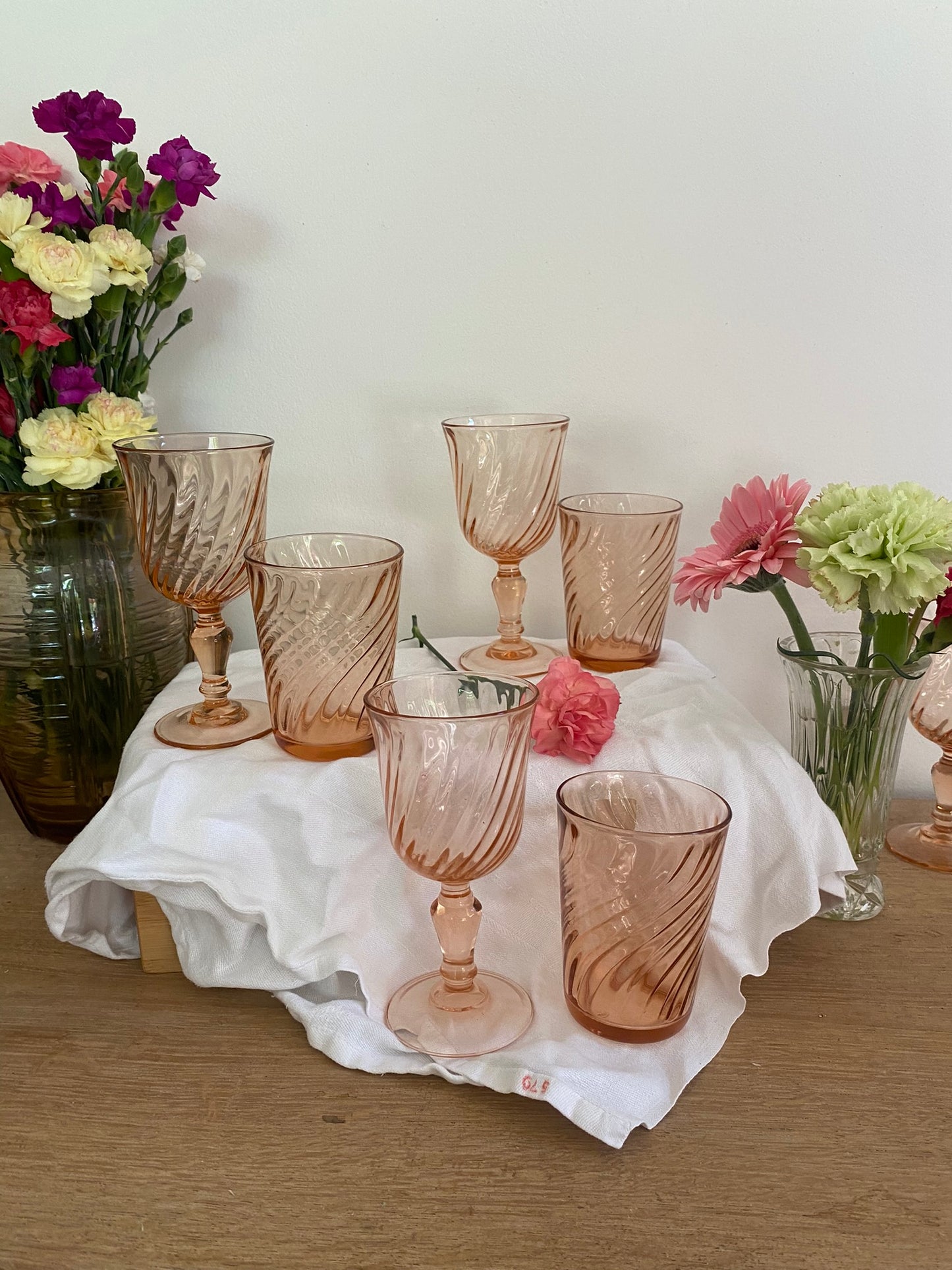 8 verres à pied en rosaline ancienne