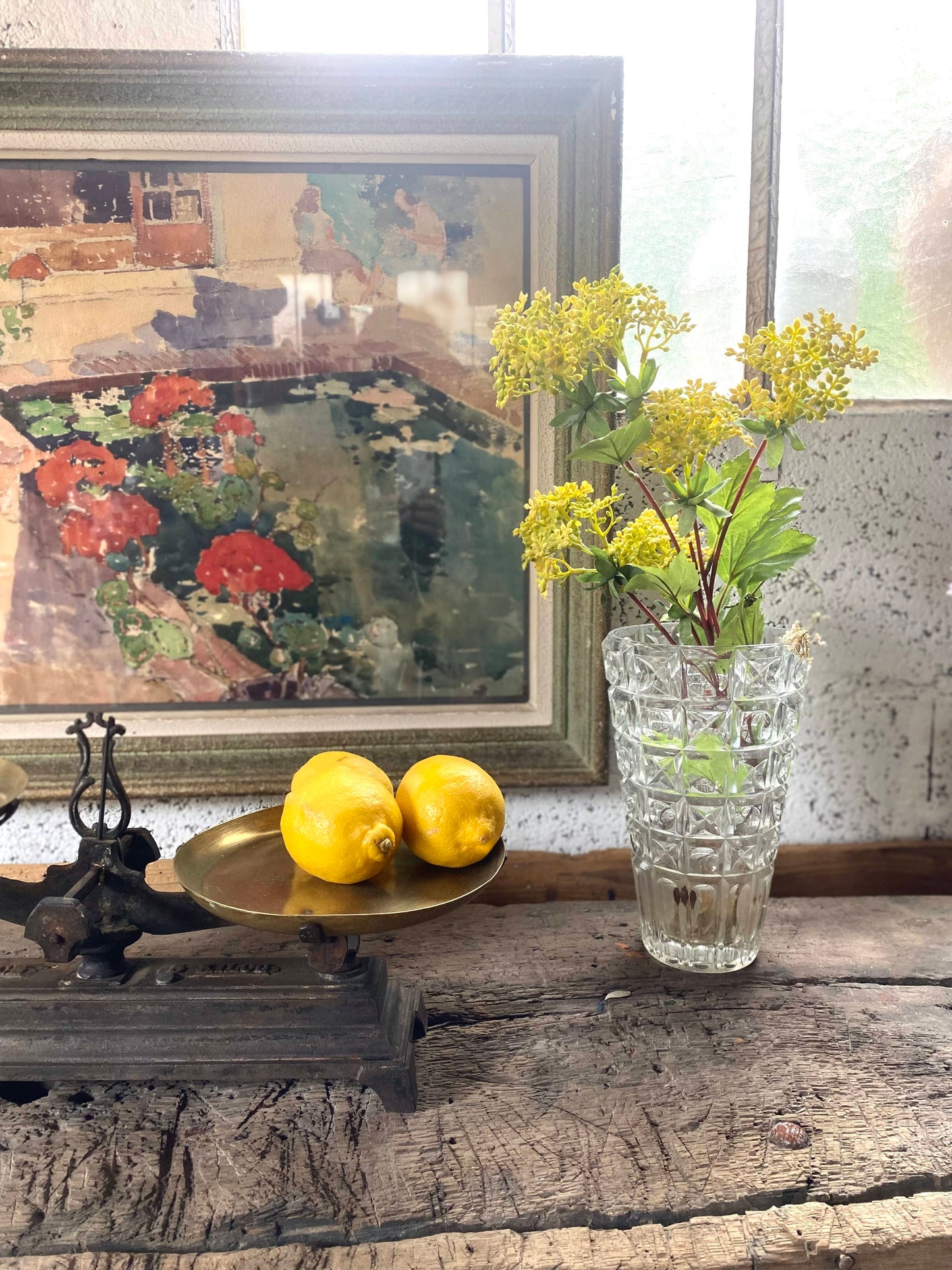 Vase en verre moulé ancien