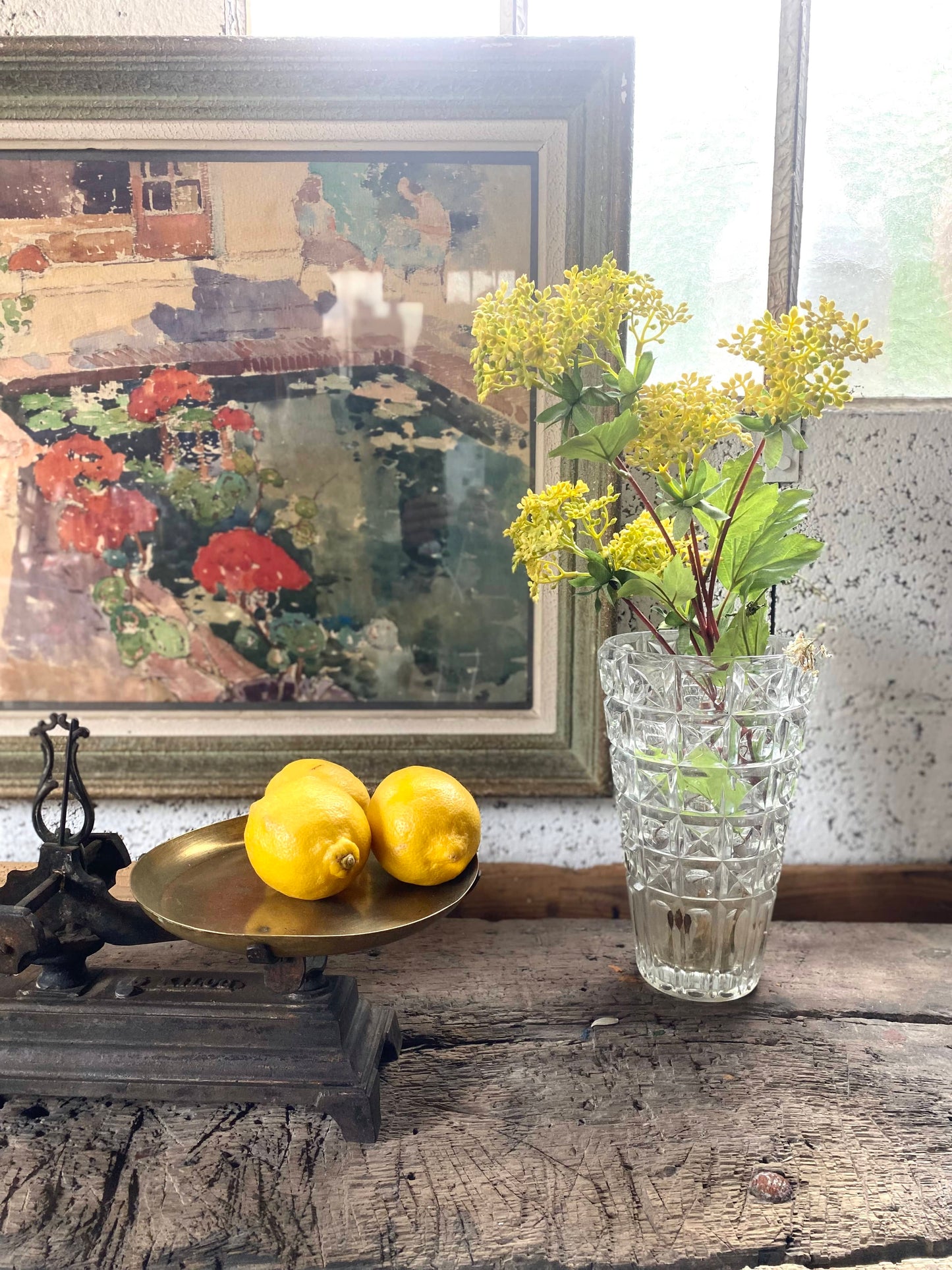 Vase en verre moulé ancien